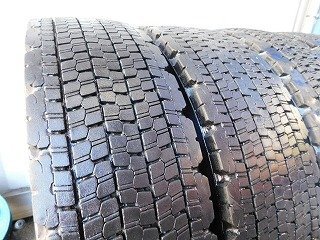 【V298】W900▼225/80R17.5 123/122L▼4本売切り_画像1