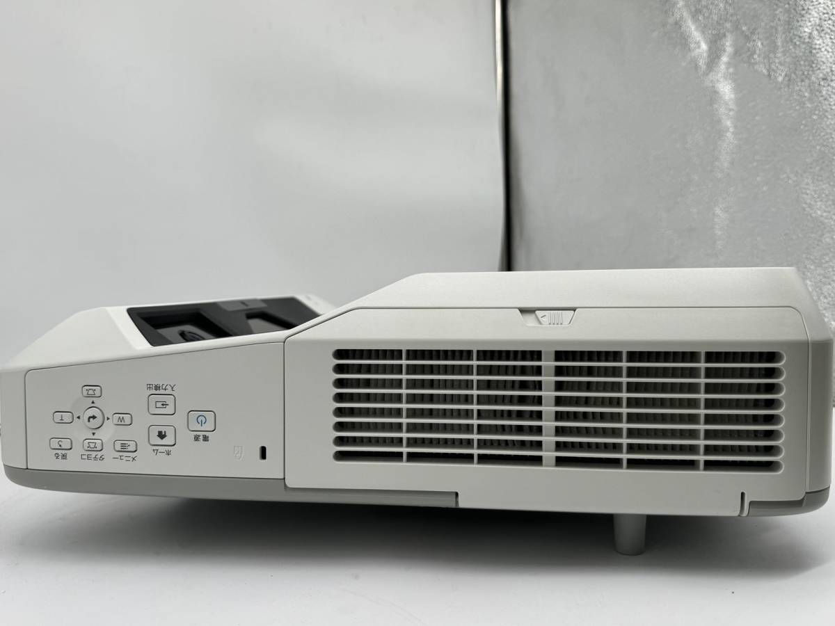 中古品　EPSON ビジネスプロジェクター　EB-696UT　ランプ点灯時間　0H / 0H　送料無料_画像4