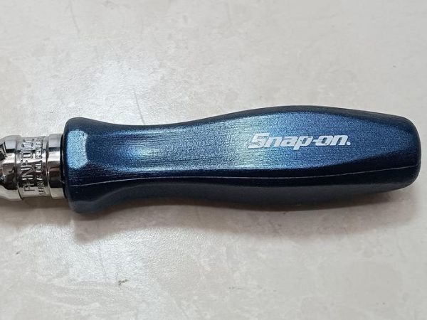 未使用 Snap-on スナップオン 3/8(9.5mm) スイベルヘッドラチェットハンドル FHNFD100 ダークブルー_画像8