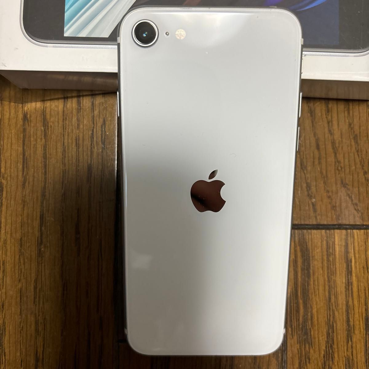iPhone SE 第2世代 (SE2) ホワイト 128 GB docomo - スマートフォン本体