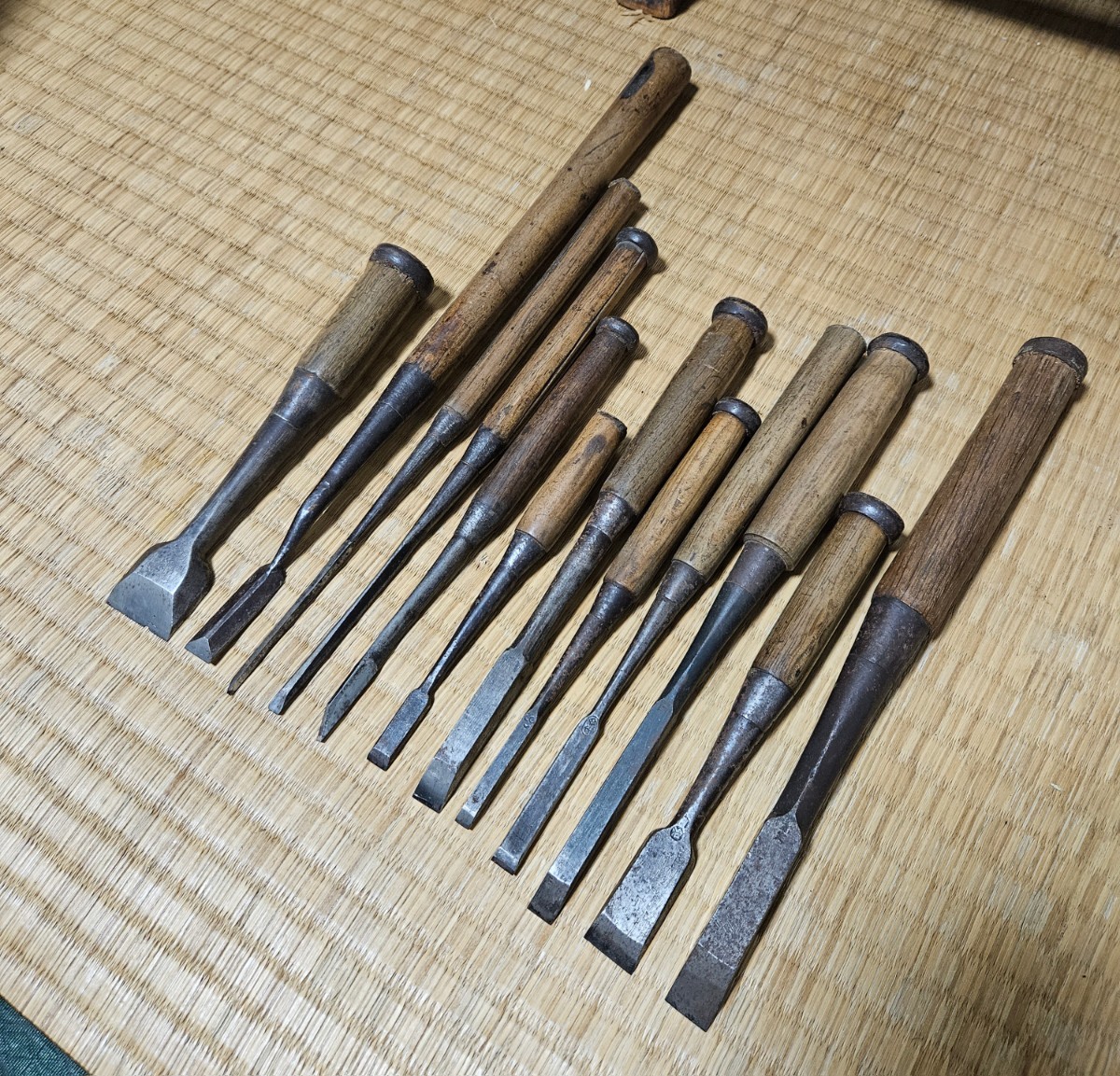 ジャパンヴィンテージ 鑿 12本セット 在銘 大工道具 のみ ノミ ジャパンヴィンテージ 鑿 12本セット 在銘 大工道具 のみ ノミ