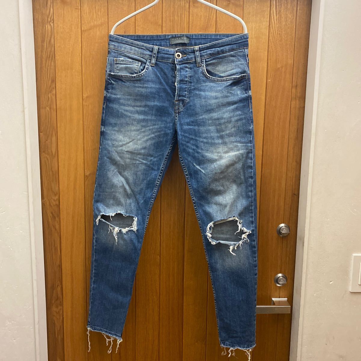 セール 即決1円 ZARA MENダメージ加工デニムW30ストレッチデニム スキニーインディゴデニム　ジーパン_画像1