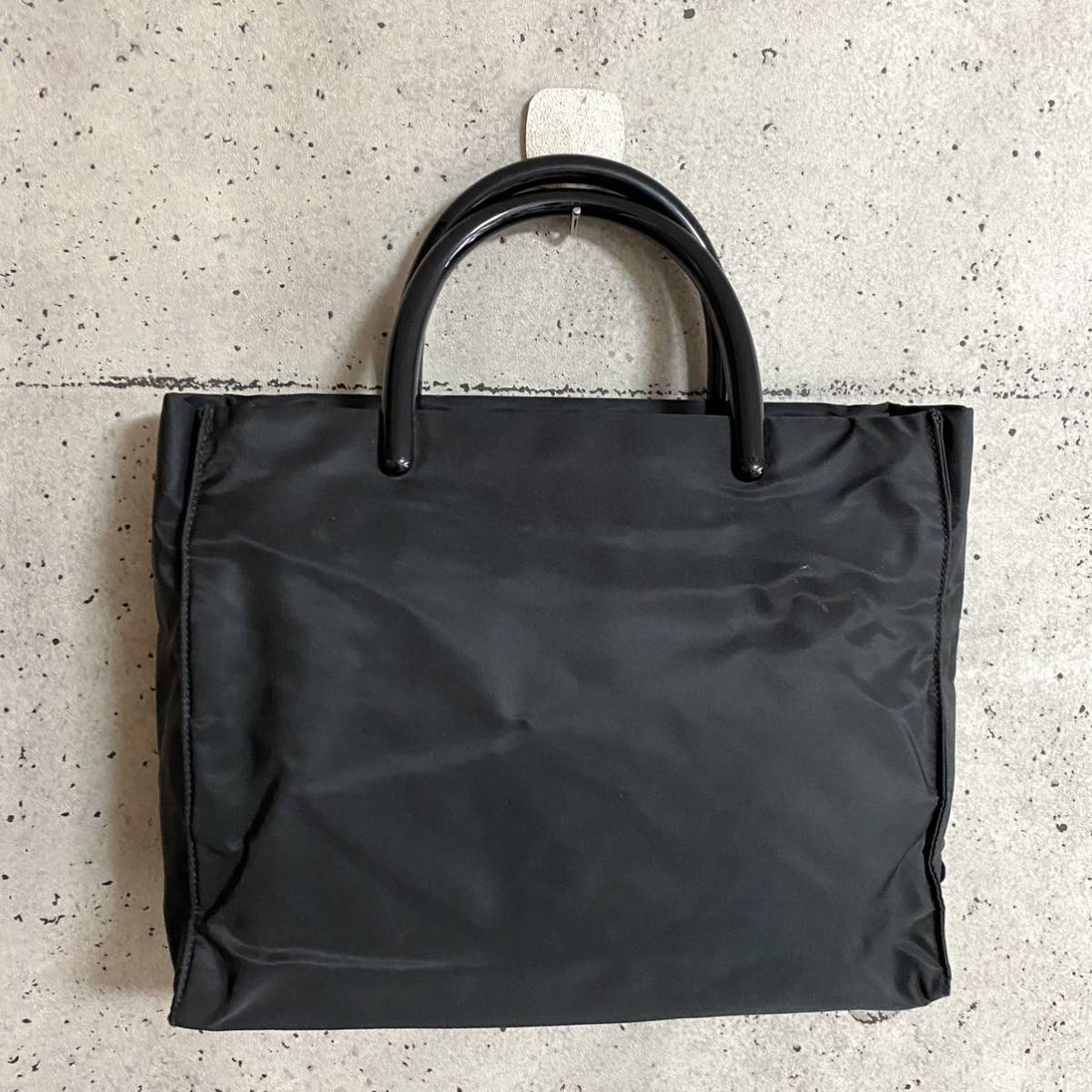 本物・限定 超美品☆PRADAプラダモチーフプレートトート 本物・限定 超美品☆PRADAプラダモチーフプレートトート
