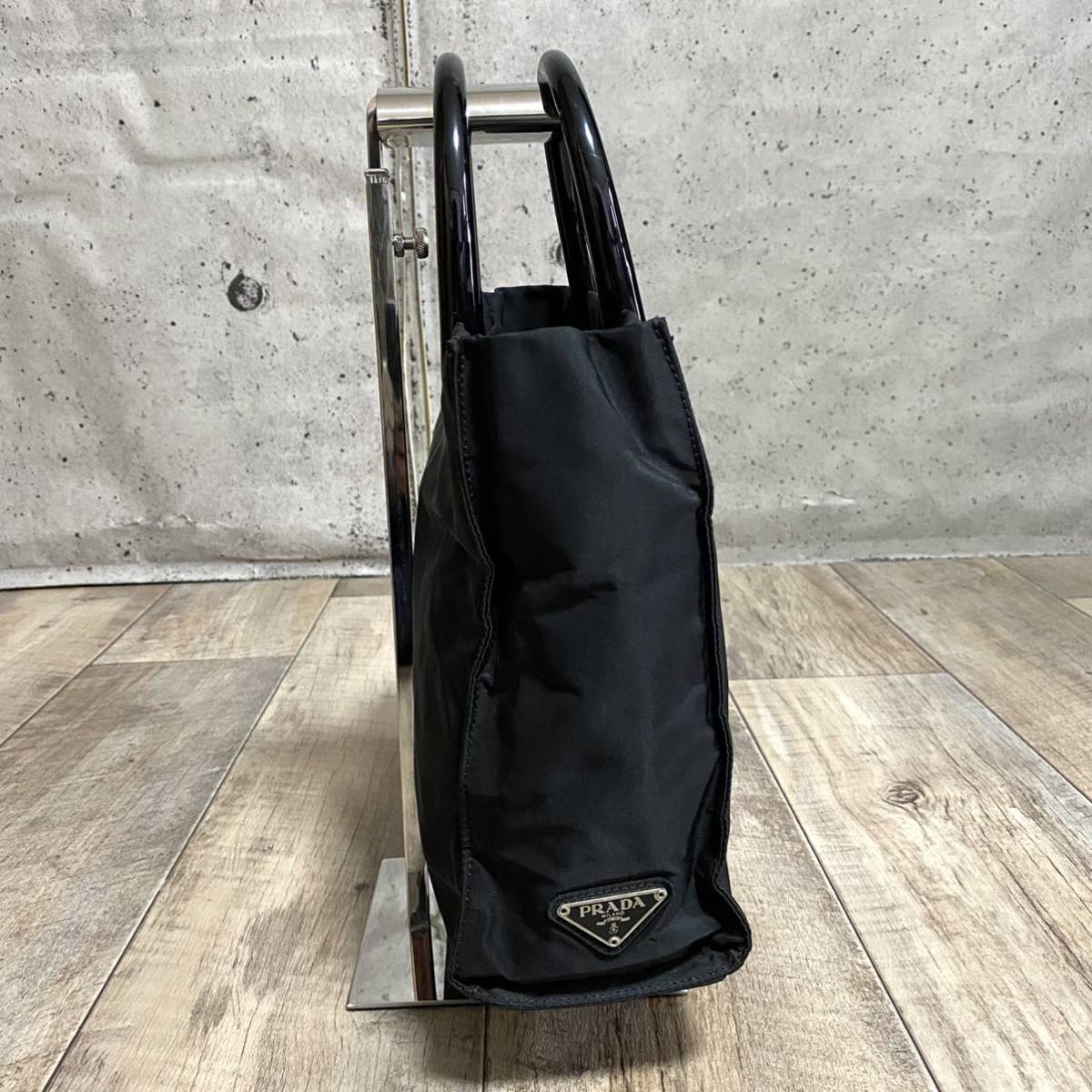 本物 PRADA プラダ テスートナイロン ミニトートバッグ 黒 三角 本物 PRADA プラダ テスートナイロン ミニトートバッグ 黒 三角