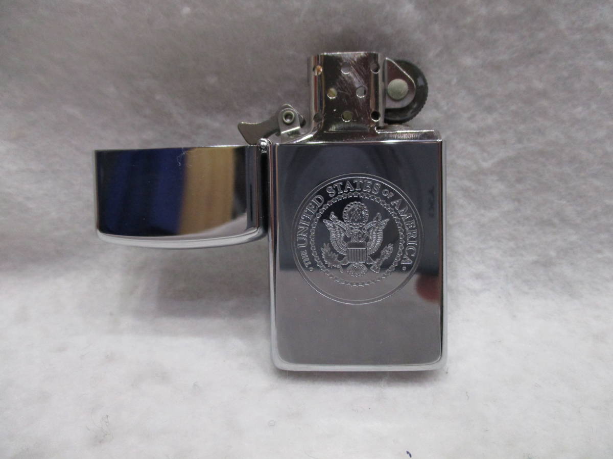 ★準未使用品 ZIPPO UNITED STATES of AMERICA シルバー 箱/ギャランティー付き・おまけUS MARINE CORPS アメリカ海兵隊 NBライター 保管品の画像4