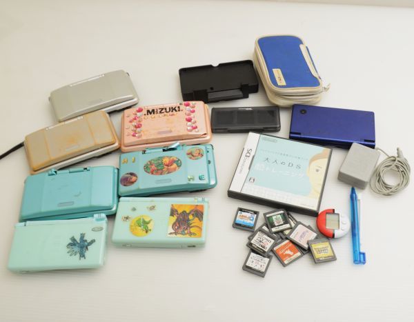 K000L23T　任天堂★Nintendo DS★ニンテンドーDS i★ゲーム機★ソフト★まとめてセット★ポケモン★人生ゲーム　※現状故障品_画像8