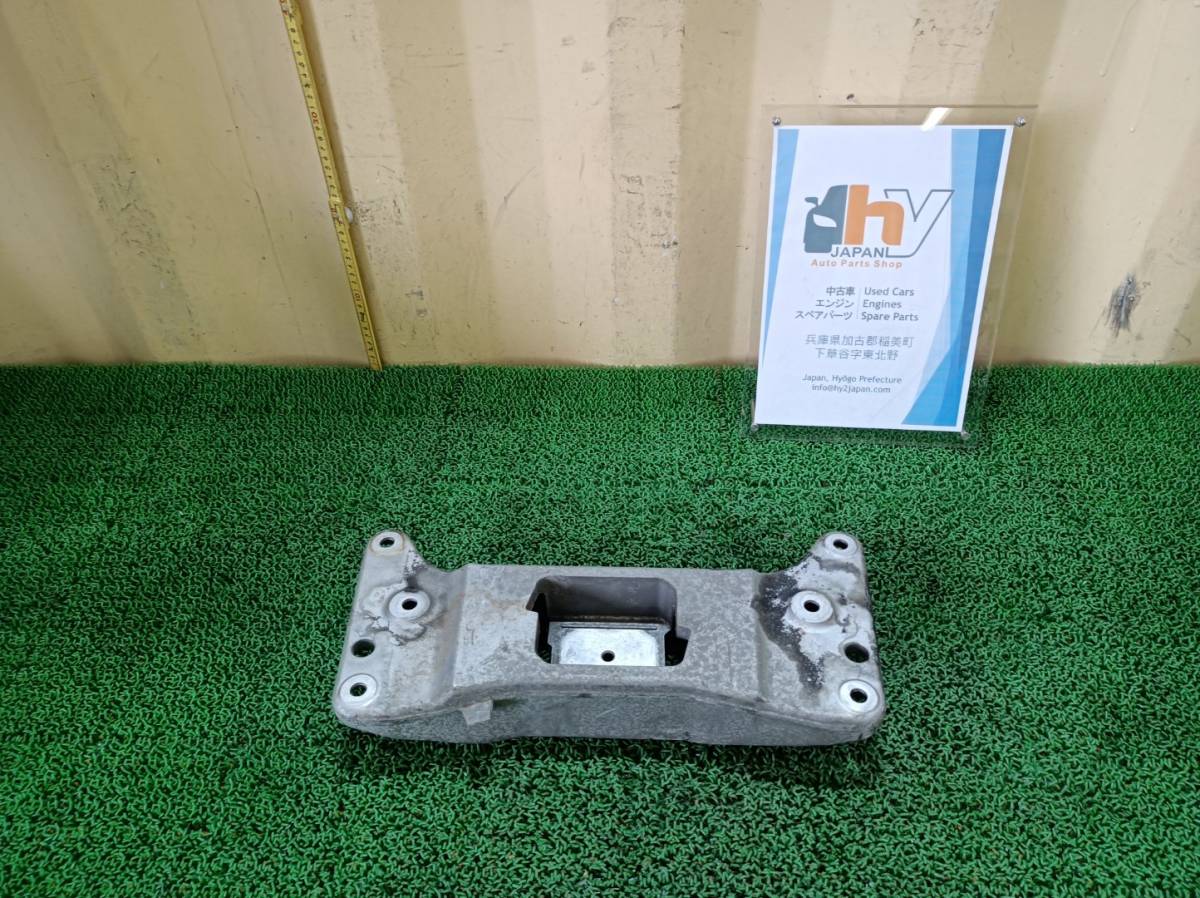 BMW 535i DBA-FR35 2011 year Transmission mount shipping size [L] NSP71801*