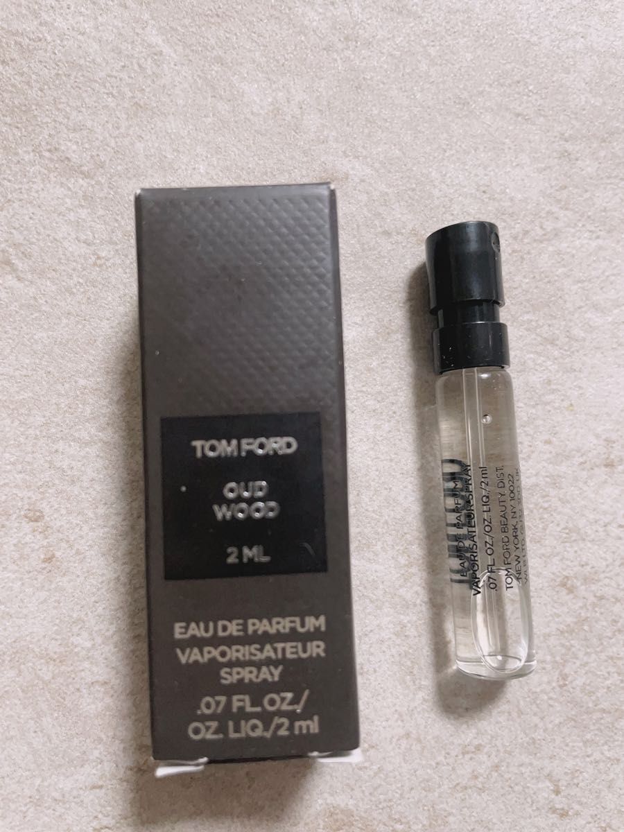 新品　TOM FORD OUD WOOD トムフォード ウード　2ml