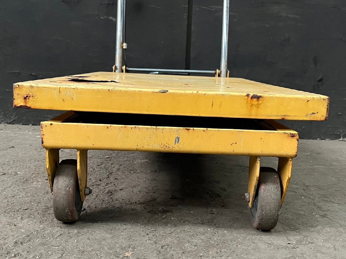 150kg lift table hydraulic type going up and down pcs vehicle height . approximately 23~74cm surface approximately 70×45cm [ present condition goods ]