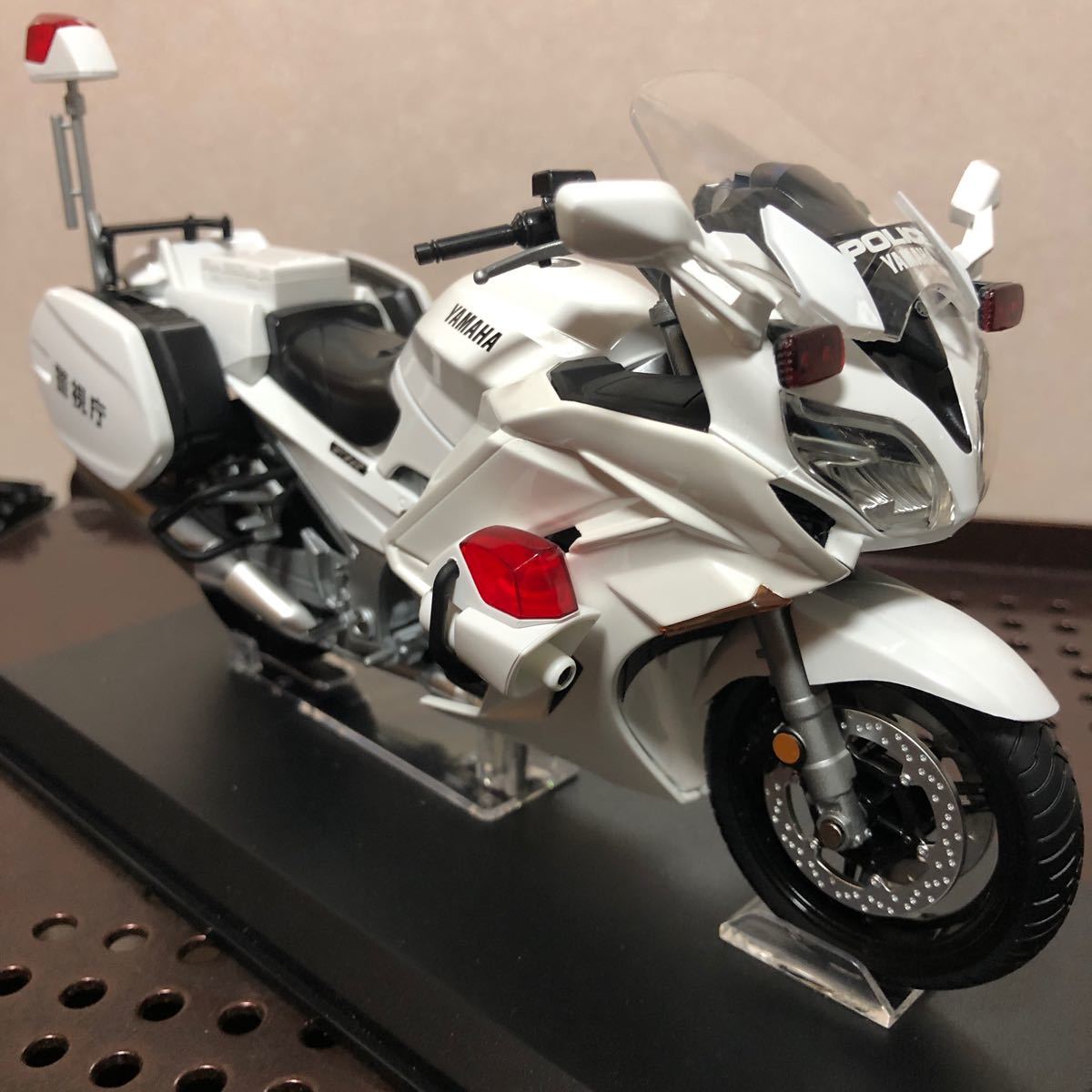 330 完成品 1/12 ヤマハ FJR1300P 白バイ 警視庁 アオシマ 330 完成品 1/12 ヤマハ FJR1300P 白バイ 警視庁 アオシマ