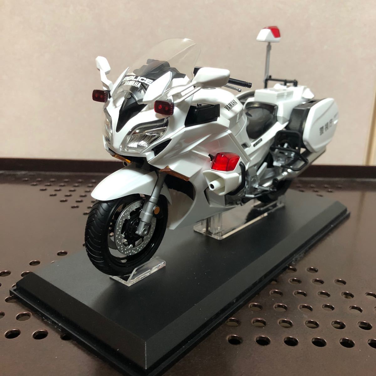 330 完成品 1/12 ヤマハ FJR1300P 白バイ 警視庁 アオシマ 330 完成品 1/12 ヤマハ FJR1300P 白バイ 警視庁 アオシマ