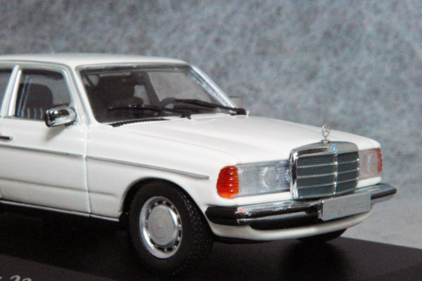 * 1/43 Mercedes Benz = 230E (W123) / white = Mercedes