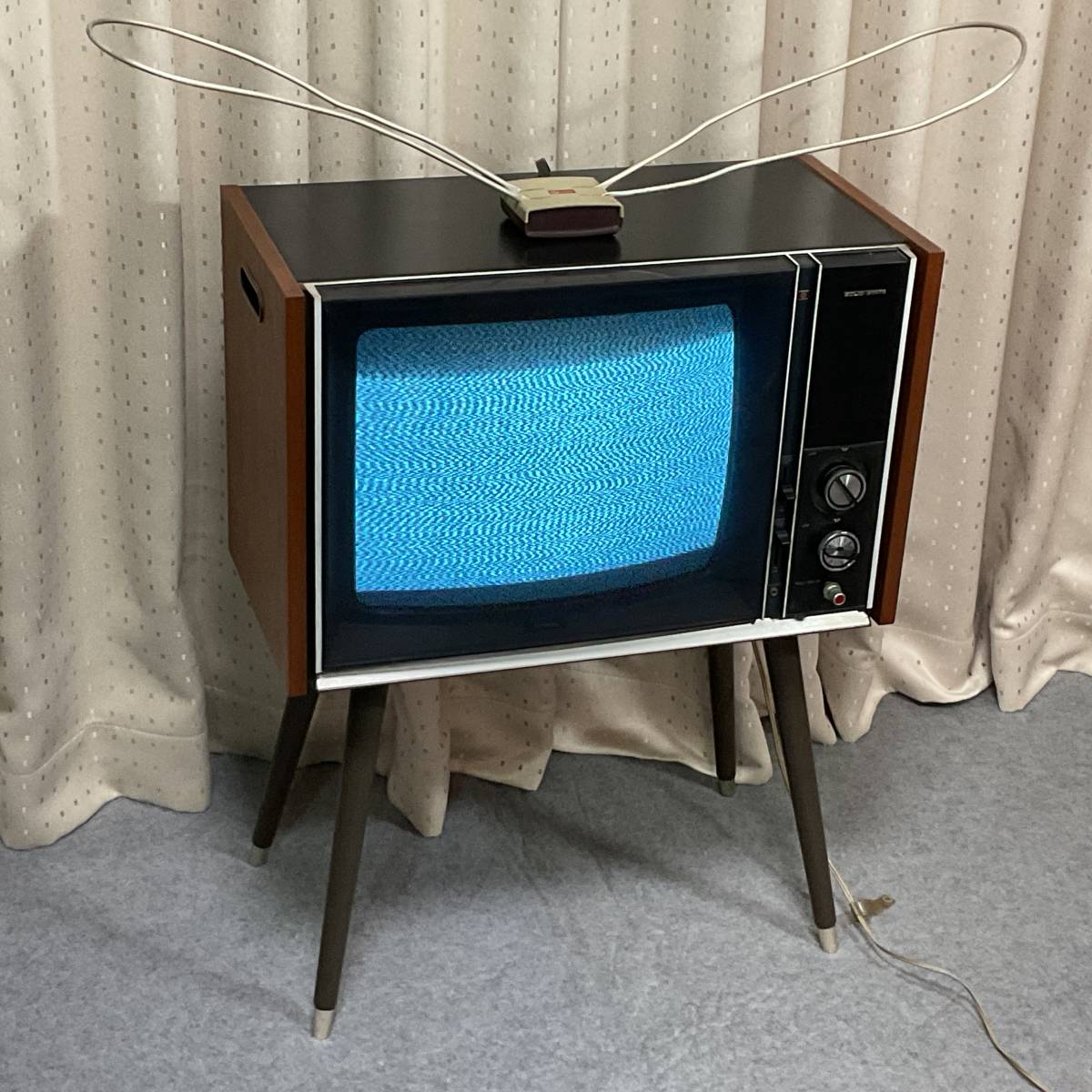 Yahoo!オークション - TTJ287 昭和レトロなブラウン管テレビ Yahoo!オークション - TTJ287 昭和レトロなブラウン管テレビ