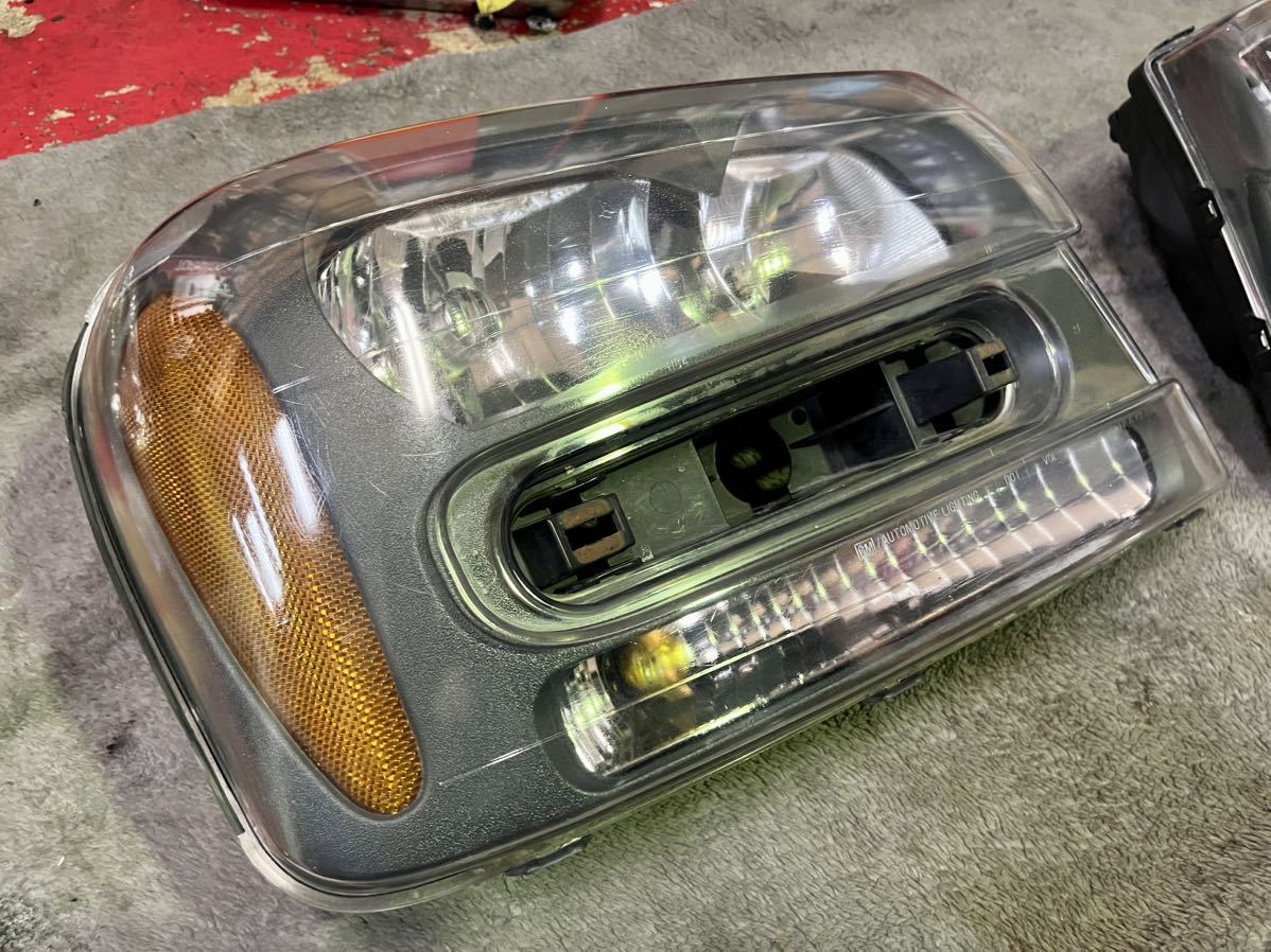  Chevrolet Trail Blazer - original head light left right set 