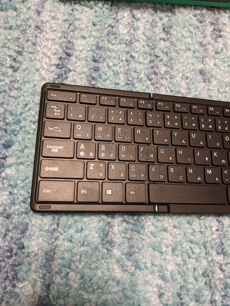 0601u1027　Omikamo Bluetooth キーボード 折り畳み式 ワイヤレス キーボード テンキー付_画像3