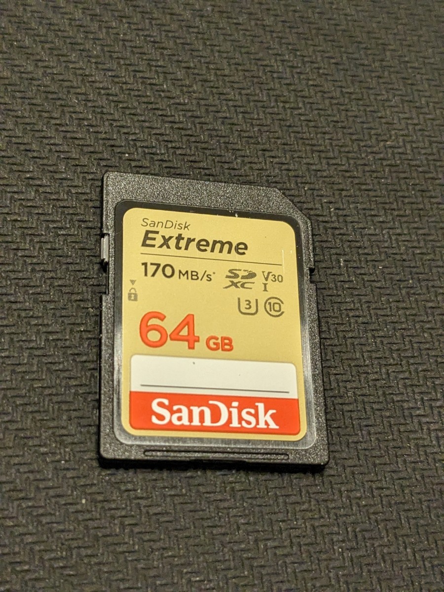 0601u2740　SanDisk SDカード 64GB SDXC Class10 UHS-I U3 V30Extreme 正規品