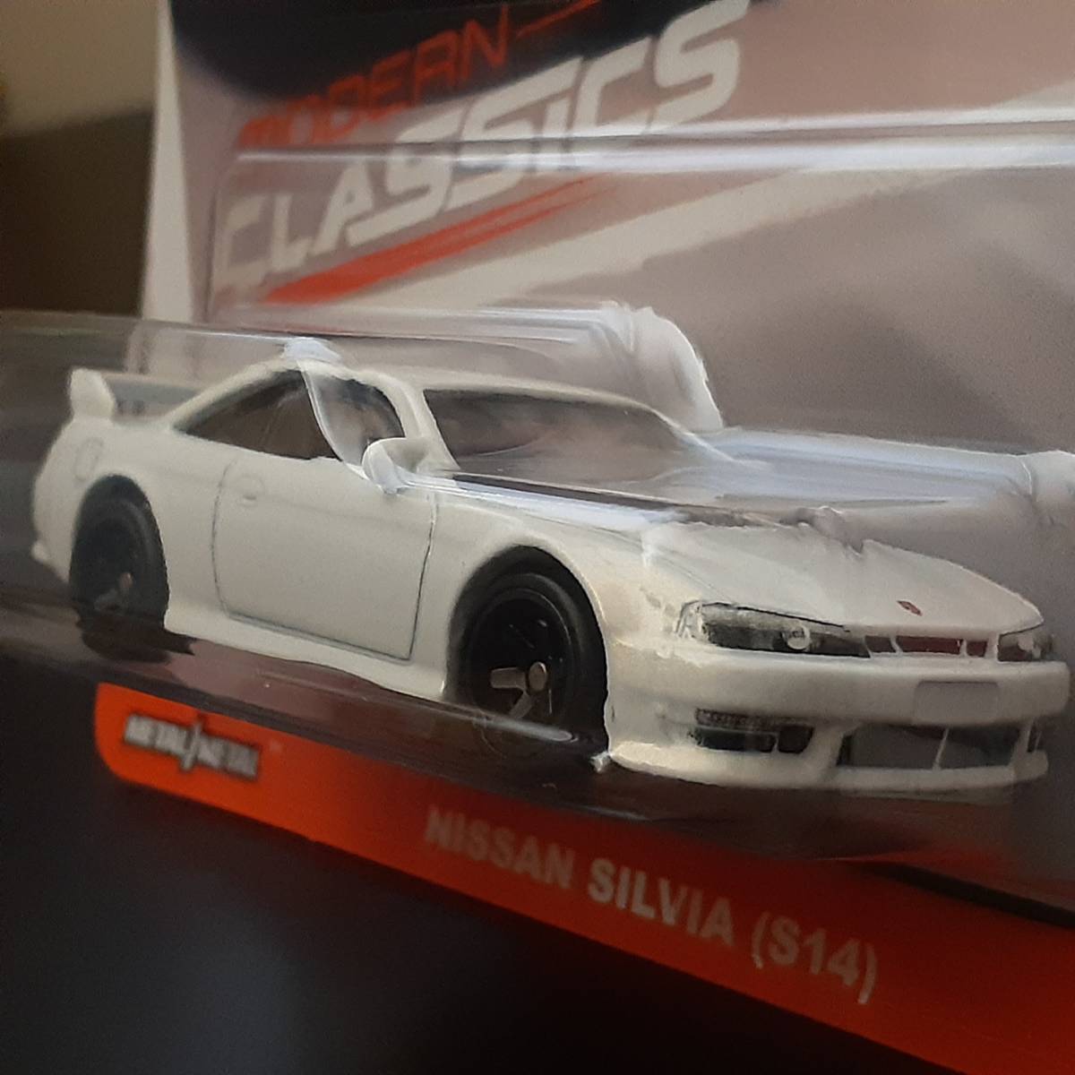 ホットウィール NISSAN SILVIA S14 ニッサン シルビア ミニカー ドリフト 仕様 パールホワイト カラー NISSAN × HOT WHeeLs コラボ_画像9