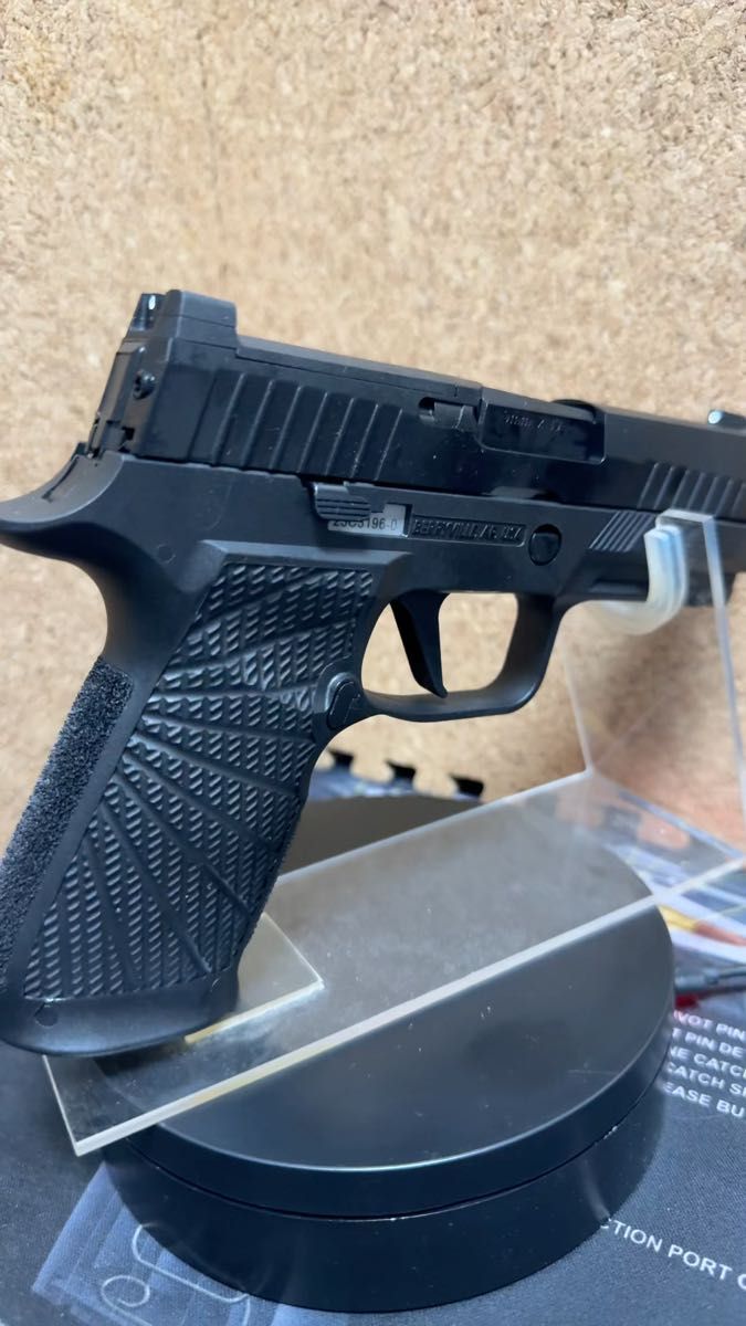 VFC P320 XCARRY GBB Wilson combat グリップカスタム品　スペアマガジン1本付き　新品保管品