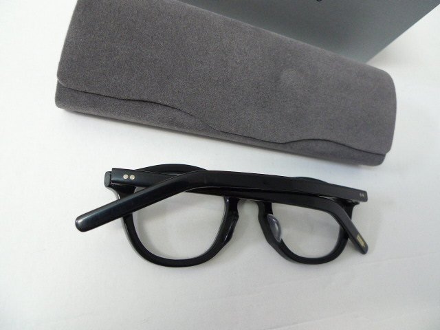 ◆ユナイテッドアローズ 金子眼鏡 KANEKO 黒ぶち 眼鏡 メガネ ケース完備　ウェリントン セルフレーム_画像4
