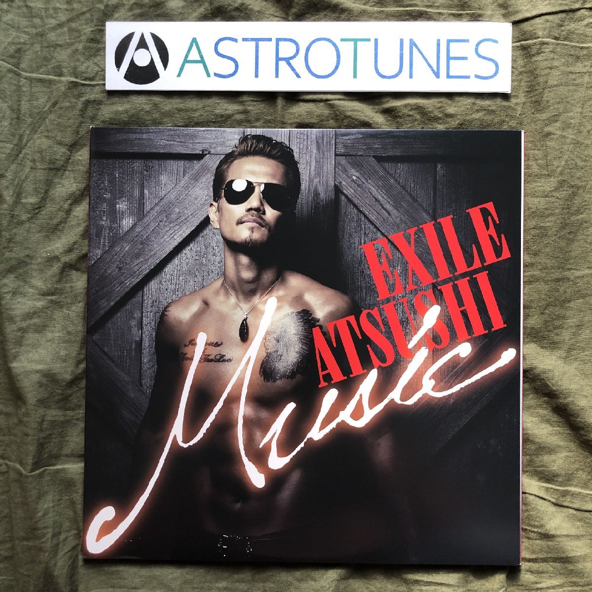 傷なし美盤 美ジャケ ほぼ新品 2014年 アツシ (佐藤篤志) Atsushi (Exile) 3枚組LPレコード Music J-Pop 限定生産盤_画像1