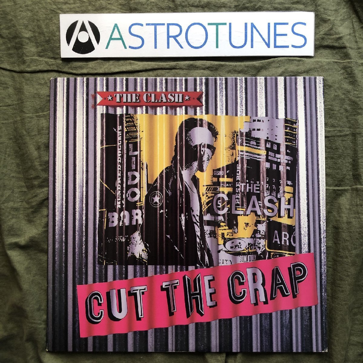 美盤 良ジャケ 1985年 MASTERDISK刻印 米国盤 クラッシュ The Clash LPレコード Cut The Crap パンク ニューウェーブ Joe Strummer_画像1