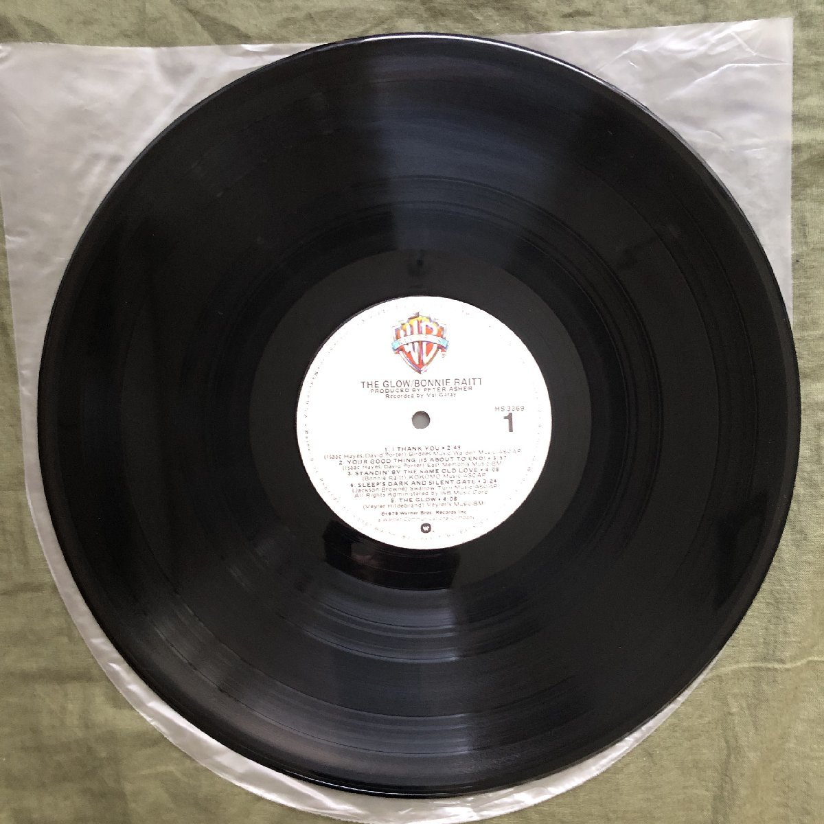 美盤 美ジャケ TML刻印 1979年 米国 本国オリジナルリリース盤 ボニー・レイット LPレコード 愛に生きる The Glow: J.D. Souther_画像8