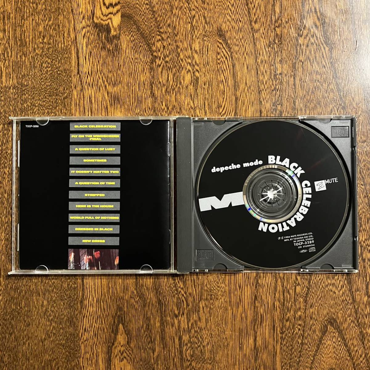 24-1【CD】 DEPECHE MODE デペッシュ・モード BLACK CELEBRATION 国内盤 中古品_画像3