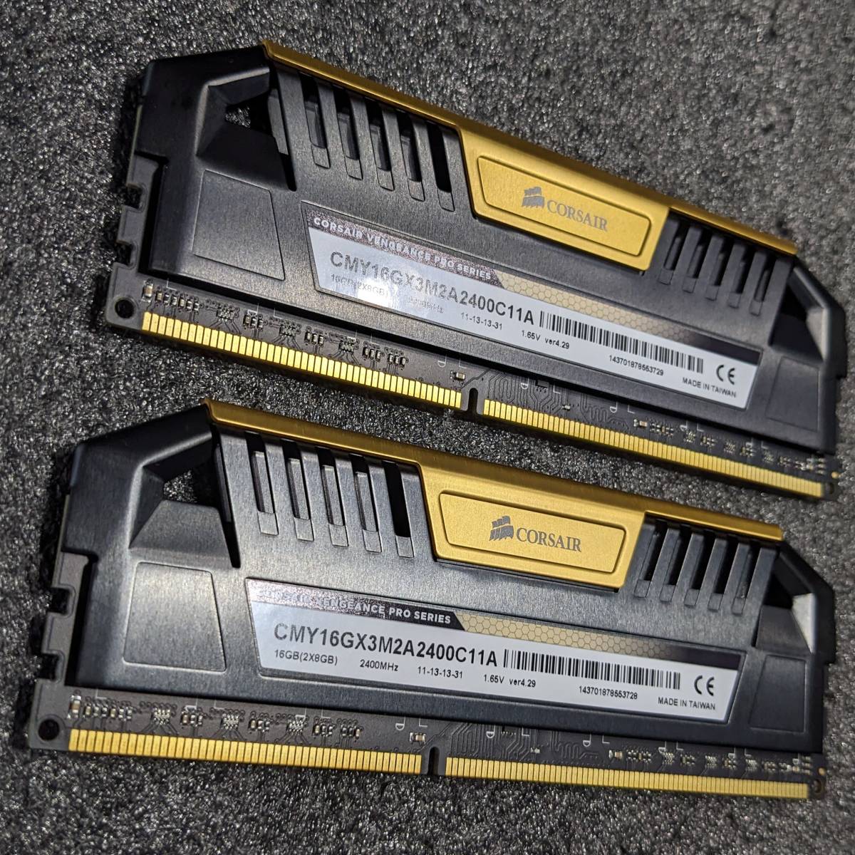 [ used ]DDR3 memory 16GB(8GB2 sheets set ) Corsair VENGEANCE PRO SERIES CMY16GX3M2A2400C11A [DDR3-2400 PC3-19200]