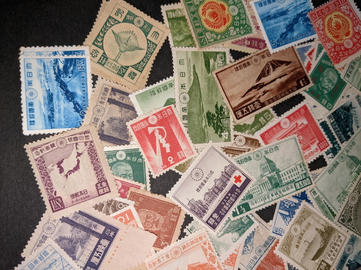 日本切手未使用、戦前の普通切手、記念切手、年賀、国立公園など1915年から1945年までまとめて100枚以上_画像5