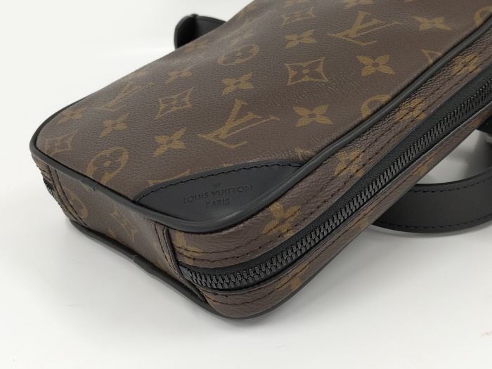 【中古】LOUIS VUITTON ショルダーバッグ サイドバッグ ソーラーレイ ユティリティ モノグラム M44477_画像4