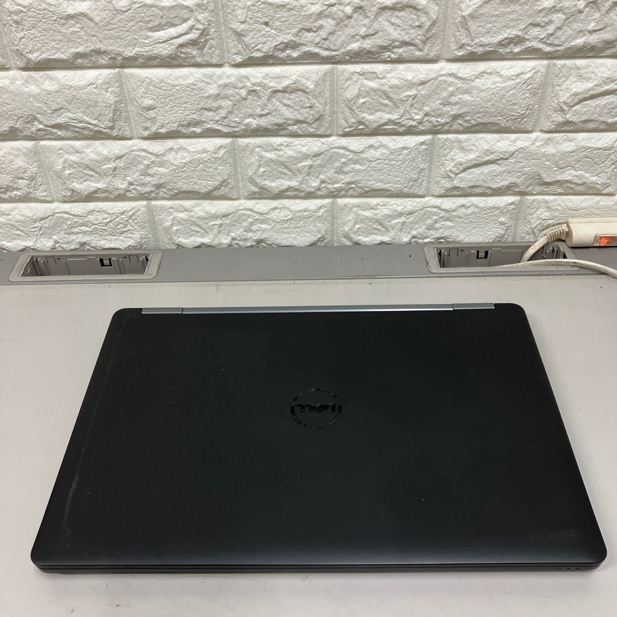 H127 DELL latitude E5570 Core i5 6200U メモリ8GB バッテリー無し　ジャンク_画像1