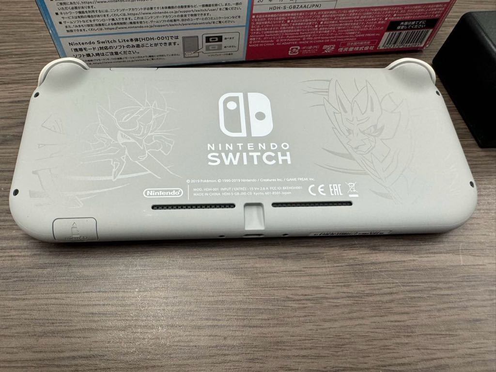 美品 初期化済 Nintendo Switch Lite ザシアン ザマゼンタ　ニンテンドースイッチライト ポケモン_画像3