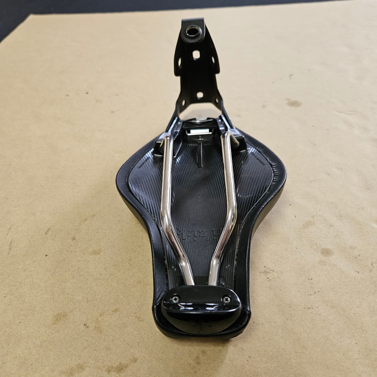 fi'zi k tritone フィジーク トリトン サドル TT ロード 競輪 fi'zi k tritone フィジーク トリトン サドル TT ロード 競輪