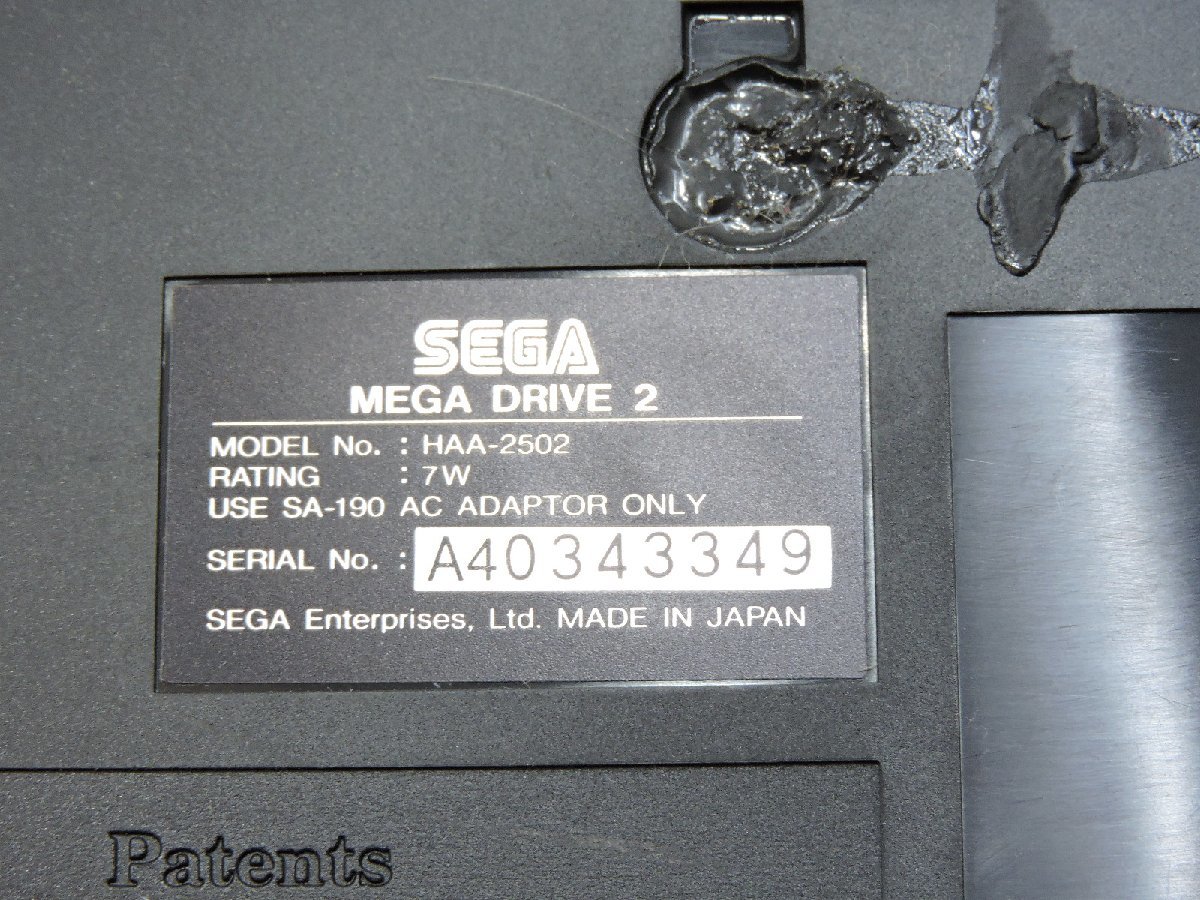 SEGA セガ MEGA DRIVE 2 / メガドライブ2 本体 + ファイティングパッド 6B ジャンク品[B038I710]_画像6