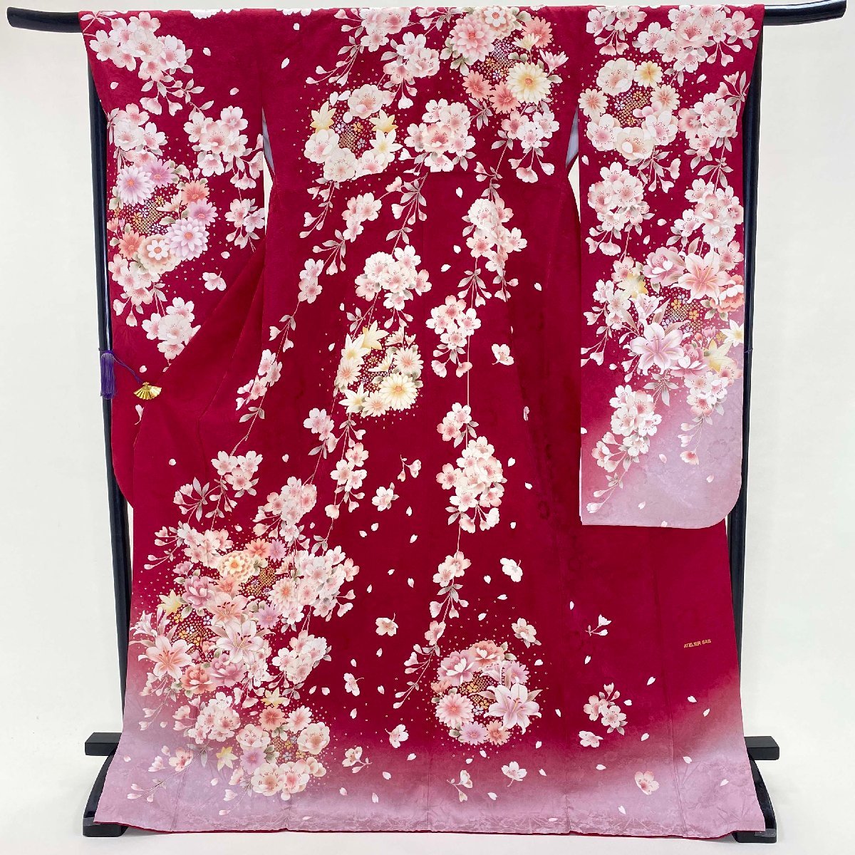 振袖 中古　正絹　美品　花柄　L サイズ　ラメ入り 赤 ピンク エンジ 桜 ATELIER SAB　成人式　古典　裄68cm　身丈178cm　 1930_画像1