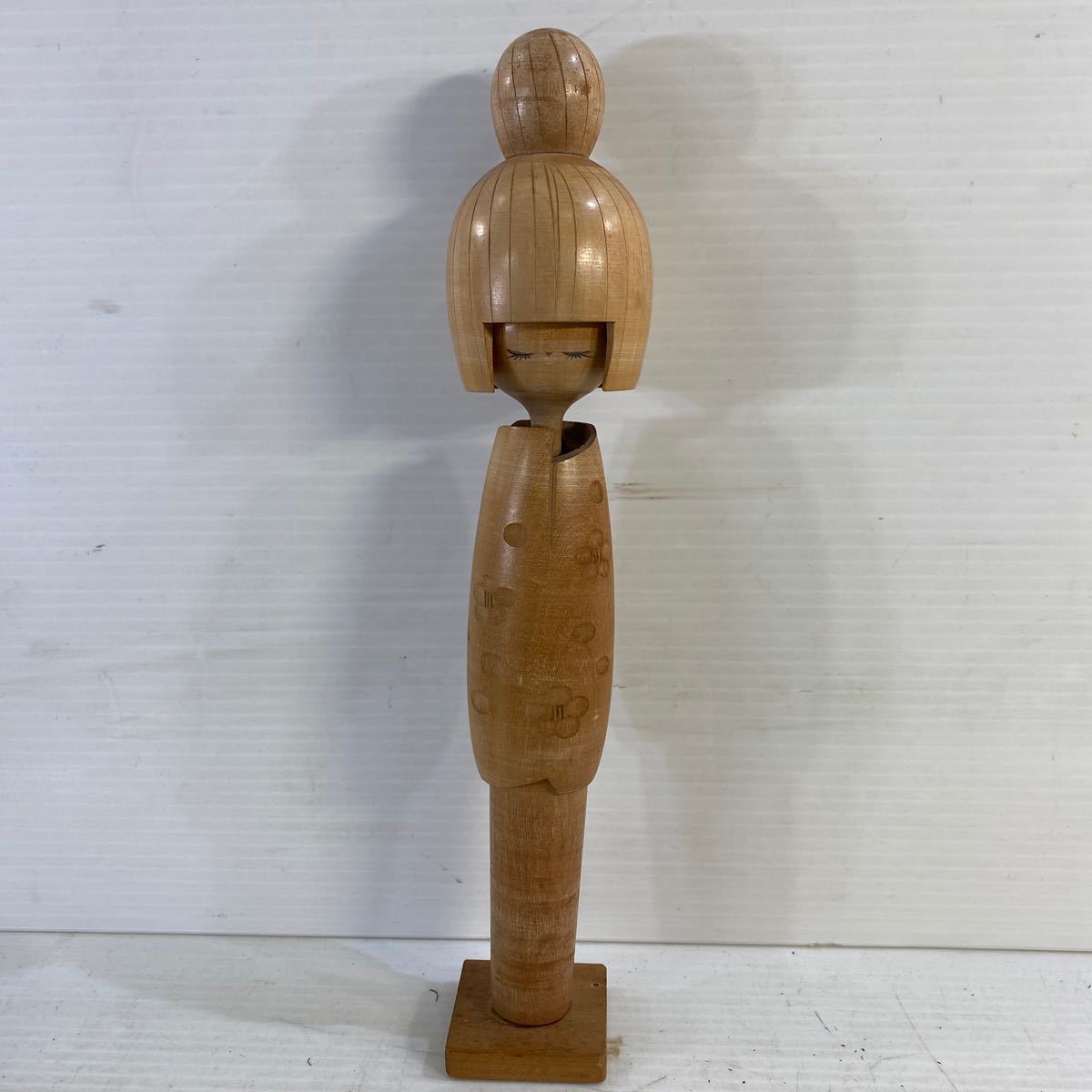 背高こけし 女性像 高さ約68cm 創作こけし 近代こけし 木地玩具 背高こけし 女性像 高さ約68cm 創作こけし 近代こけし 木地玩具