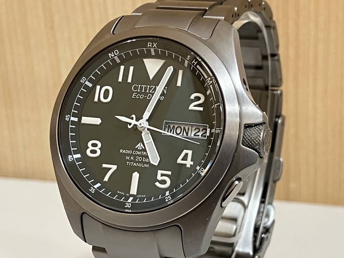 ☆極美品　CITIZEN シチズン H100-S074398 PROMASTER プロマスター EcoDrive エコドライブ Titanium チタン ソーラー デイデイト　管CFARR_画像2