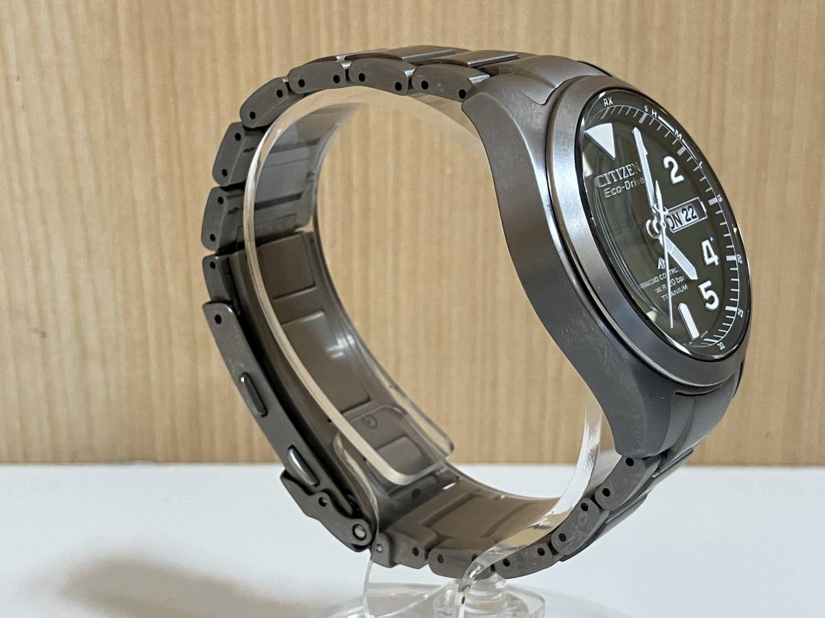 ☆極美品　CITIZEN シチズン H100-S074398 PROMASTER プロマスター EcoDrive エコドライブ Titanium チタン ソーラー デイデイト　管CFARR_画像4