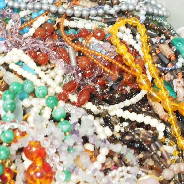 N0101 真珠 水晶 シルバー 他 アクセサリー 大量セット ネックレス ブレス 類 まとめて 8kg 1円_画像6