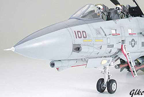 アメリカ　アメリカ海軍　軍隊　　航空機　飛行機　プラモデル　模型　コレクション　ホビー　組み立て　塗装　1/32スケール_画像2