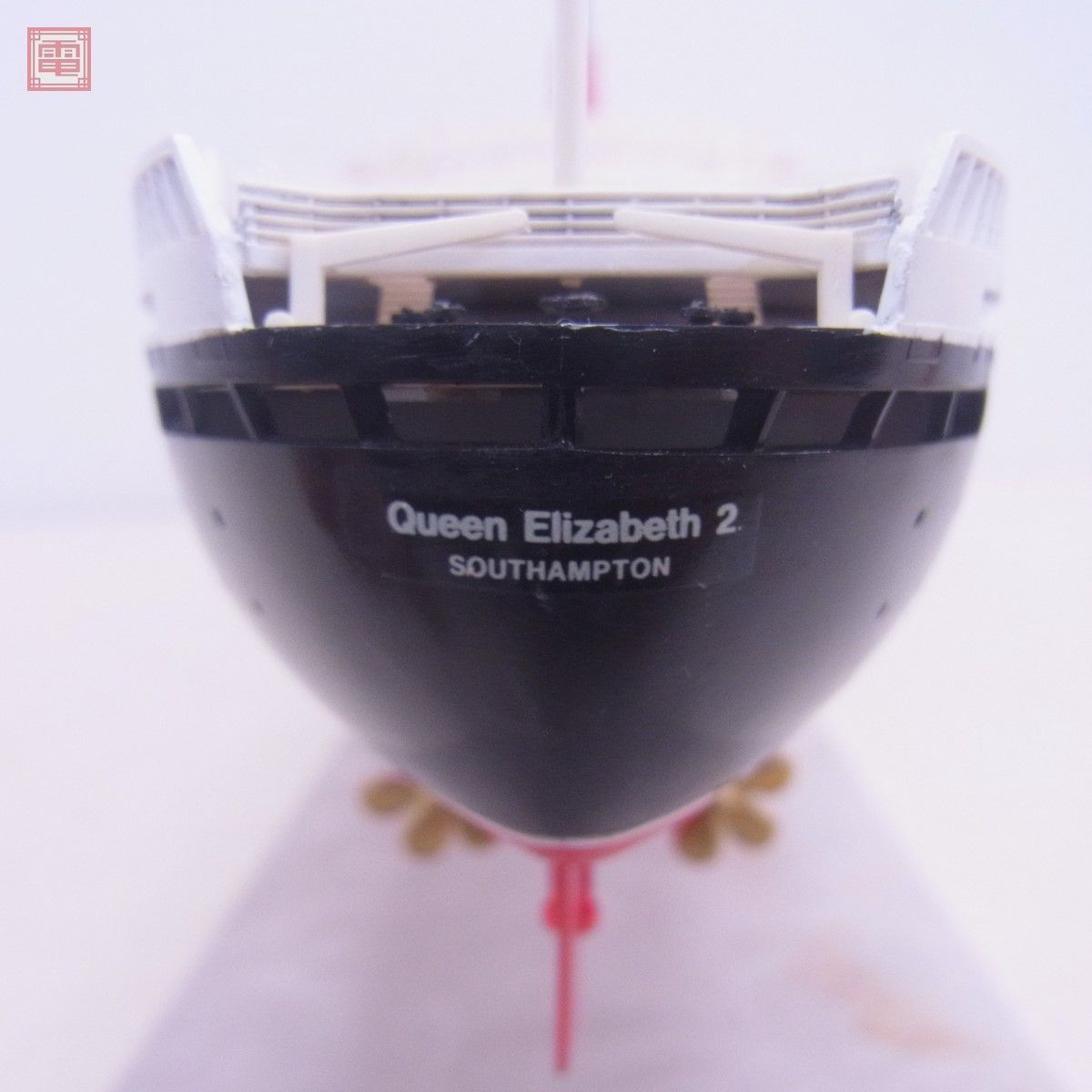 製作品 メーカー不明 クイーンエリザベス2 完成品 ケース付き 全長650mm Queen Elizabeth 現状品【FF_画像5