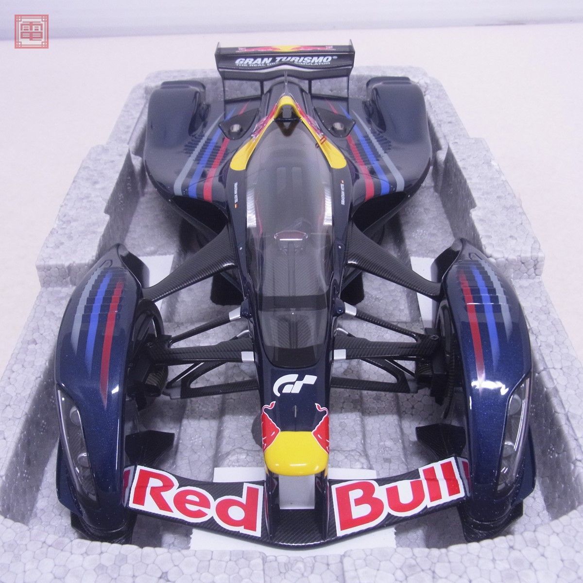 オートアート 1/18 グランツーリスモ レッドブル X2010 セバスチャン・ベッテル No.38302 AUTart GRAN TURISMO RED BULL S.VETTEL【20_画像6