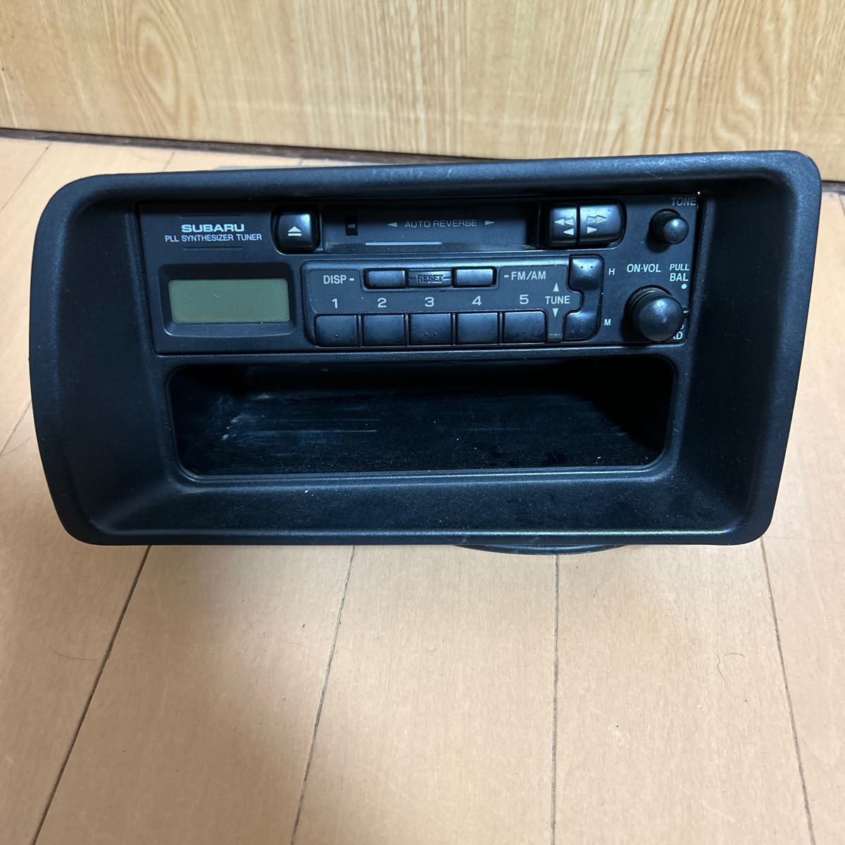 スバル サンバー サンバートラック TT1 TT2 オーディオ 1DIN ラジオ AM FM オーディオステー 収納ポケット ボックス 中古 カセットテープ_画像2