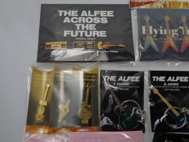 【同梱可】良品 アーティスト THE ALFEE ギターキーホルダー ピンバッジ 12点 グッズセット_画像2