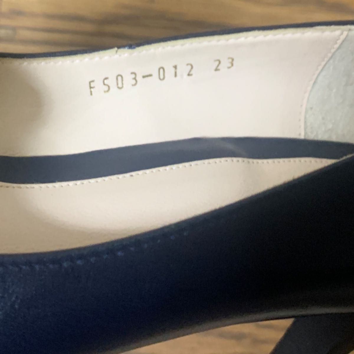 新品　未使用　レディース　ピンヒール　２３㎝　ヒール５㎝　ネイビー　紺　リボン　 パンプス 靴