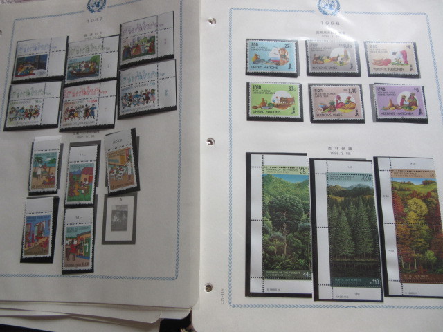  large binder - entering UN issue stamp collection approximately 47 leaf 