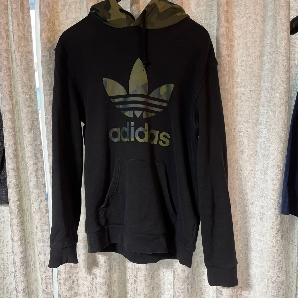 アディダス adidas パーカー　迷彩