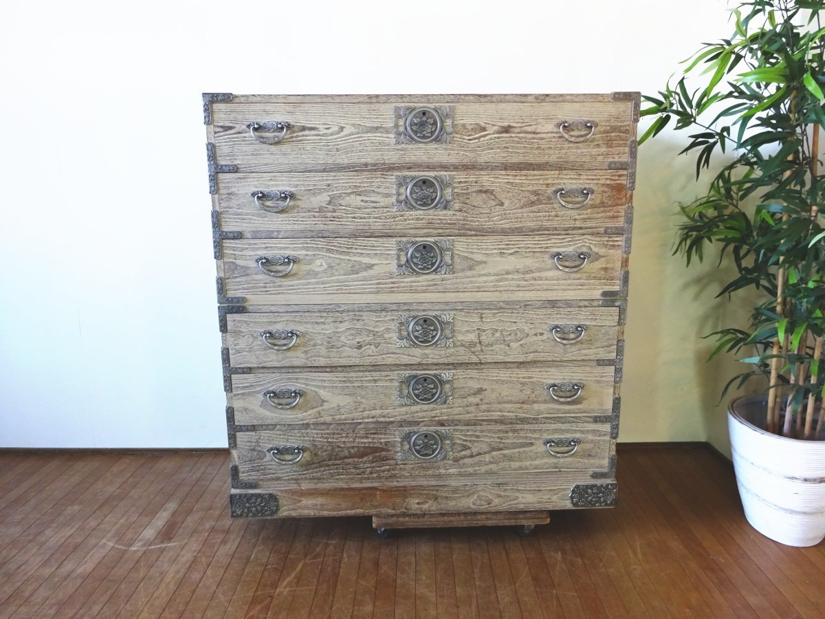 osk060123 【総桐箪笥】 伝統工芸 加茂箪笥 南部鉄器 牡丹金具 osk060123 【総桐箪笥】 伝統工芸 加茂箪笥 南部鉄器 牡丹金具