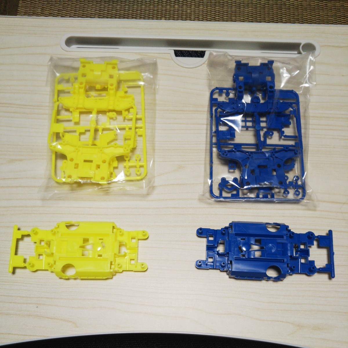  Mini 4WD MS chassis 2 set [ fluorescence yellow chassis set, blue chassis set ]