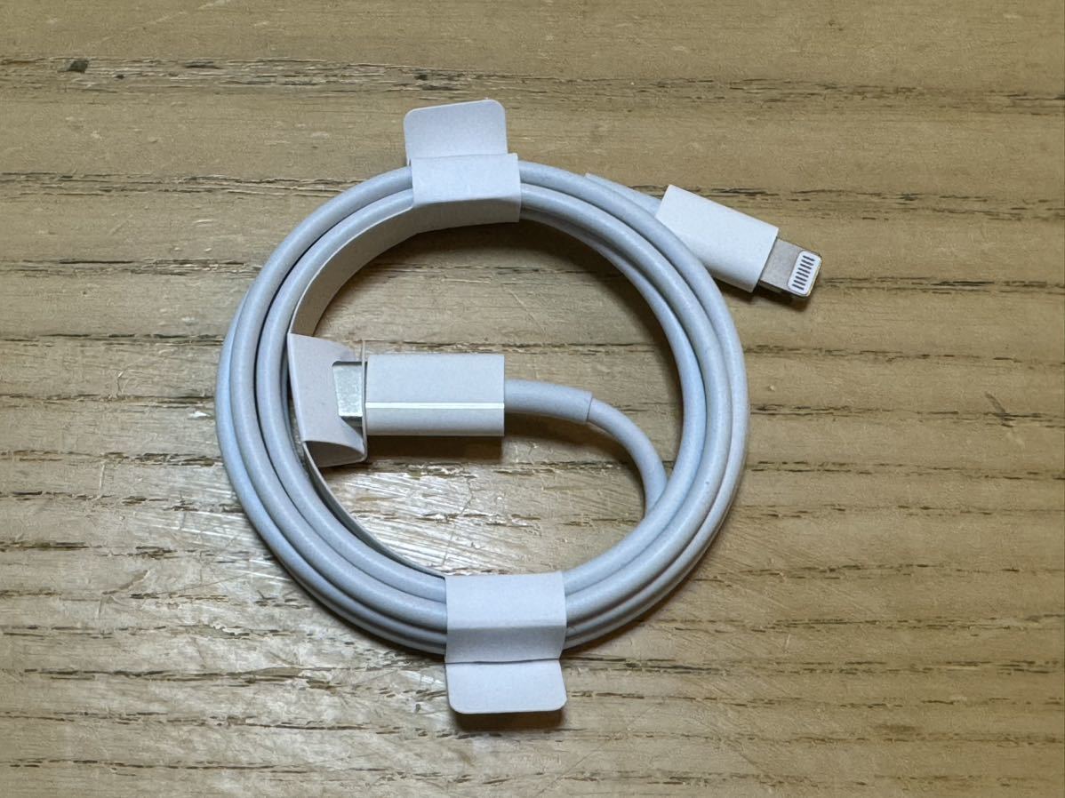 新品 Apple 純正品 USB-C - Lightningケーブル 1m A2249 A2561 iPhone 付属品 type-C 送料無料 送料込②_画像1